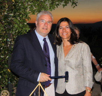 Da Lucio Riccetti a Giuliana Bianconi de Valletta. Passa di mano il "martelletto" Rotary Orvieto 2012