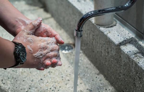 Il Comune intensifica i tempi di disinfezione dei distributori di acqua