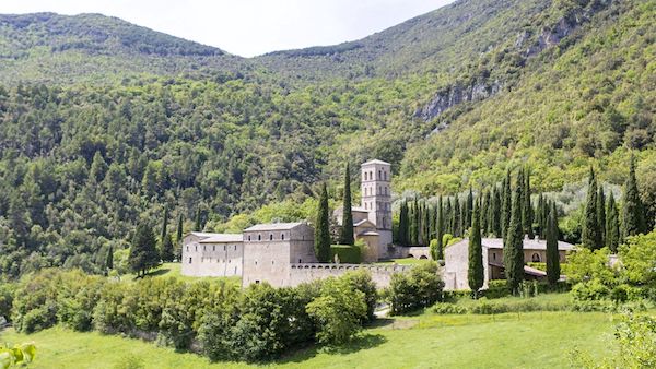 A cena per ripristinare le campane dell'Abbazia di San Pietro in Valle