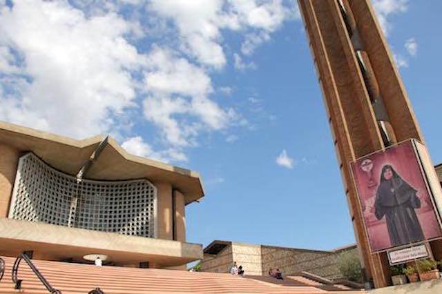 Santuario dell'Amore Misericordioso in festa per Madre Speranza