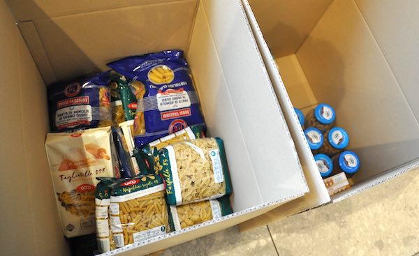 "Disponibili a regolamentare orari di distribuzione per generi di prima necessità"