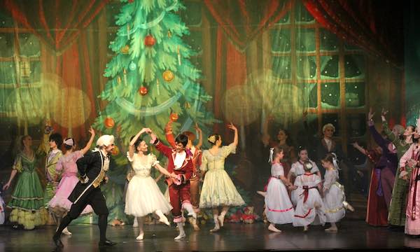 Il Classical Russian Ballet sulle punte de "Lo Schiaccianoci" di Čajkovskij