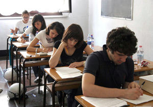 Maturità 2010. Le tracce della prova di Italiano. Domani al via la seconda prova