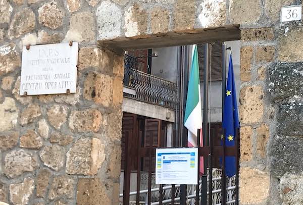"L'Inps ha potenziato i propri canali informativi, alternativi a sportello in presenza e call center"