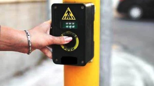 Contributo di 25.000 euro per adeguare i semafori alle esigenze dei non vedenti