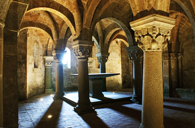 Nella Cripta del Santo Sepolcro. Dall'articolo su "MedioEvo" alle riflessioni in biblioteca