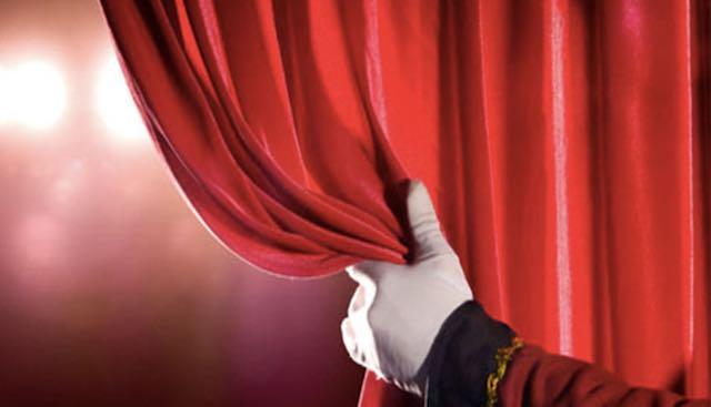 "La Piazzetta" porta in scena la commedia "Purga e Cioccolato"
