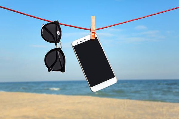 Come far sopravvivere lo smartphone all'Estate