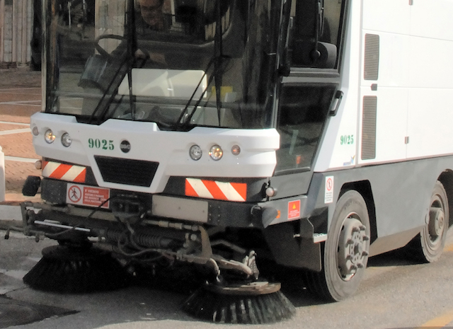 Pulizia del centro, troppo rumore e disagi. Germani: "Verifiche in corso"