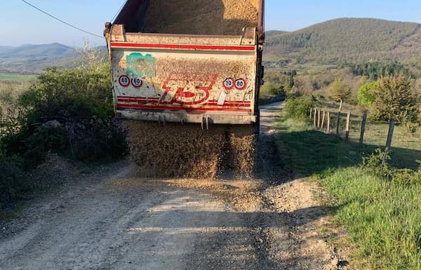 Iniziati i primi lavori di manutenzione delle strade comunali bianche