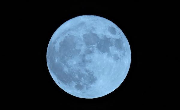 Aprile con la Super Luna, la terza e la più vicina dell'anno bisestile