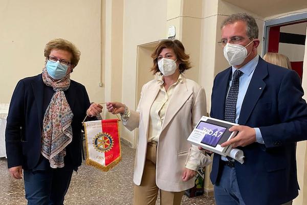 Il Rotary Club Orvieto dona cinque tablet all'Istituto Professionale "Luca Coscioni"
