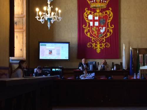Minoranza: "Grave episodio di scorrettezza istituzionale"