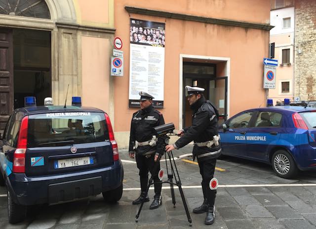 Sicurezza, più controlli della polizia municipale con il sistema "Targa 193"