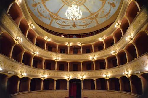"Bacio dopo bacio" al Teatro Boni con Maddalena Rizzi