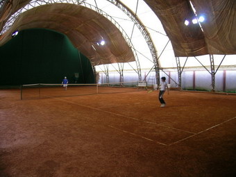 Gestione dei campi da tennis al Muzi e a Piazza Cahen. C'è il bando