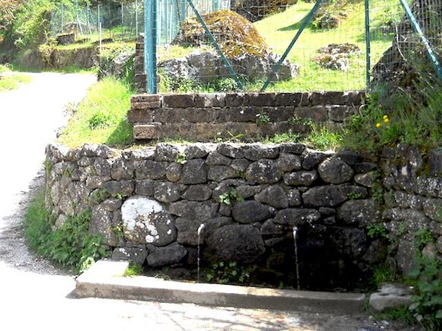 "Perché non sgorga più acqua pubblica dalle Fonti del Tione?"