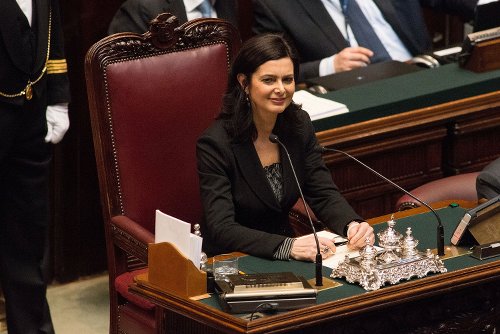 Laura Boldrini al Castello di Titignano per discutere della sua immagine con esperti di comunicazione e giornalisti