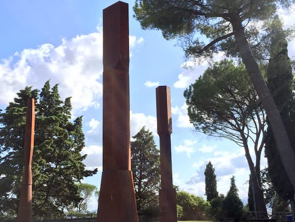 Inaugurato il Parco "Beverly Pepper". Venti sculture monumentali donate alla città