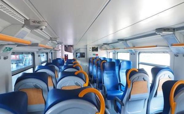 Rv 2316, il treno Cenerentola. I pendolari chiedono puntualità e sicurezza