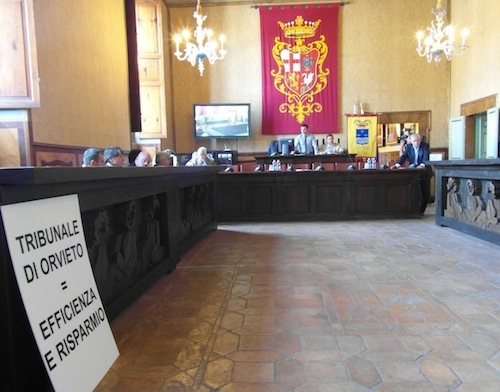 Consiglio provinciale straordinario contro la soppressione del tribunale di Orvieto