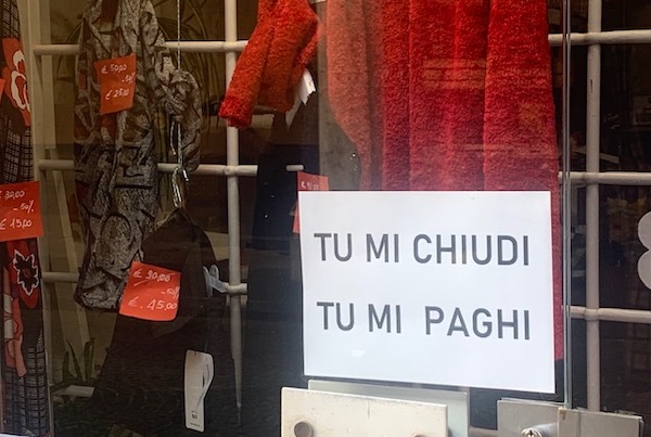 Sit-in in Piazza della Repubblica per difendere il diritto al lavoro