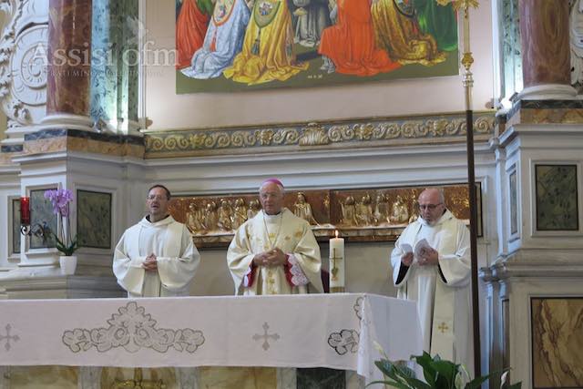 Il vescovo Tuzia ad Assisi, alla consacrazione della Provincia al Cuore Immacolato di Maria