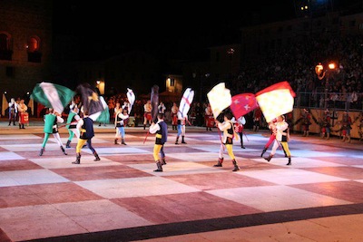 Per la Palombella a Orvieto gli Sbandieratori dei Borghi e Sestieri Fiorentini e i Vessilliferi di Marostica