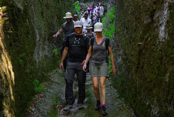 Torna "Pitigliano Walks & Trekking". Prima escursione, "Donna tra sacro e profano"