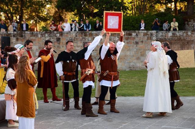 Al Serancia, il Palio della Palombella 2016. Andrea Cavastracci fa suo il Paliotto