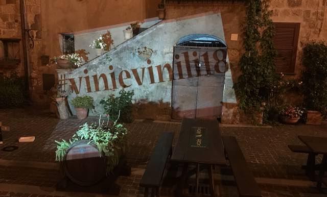 "Vini e Vinili" al Castello di Bolsena, dove rivivono gli anni '70