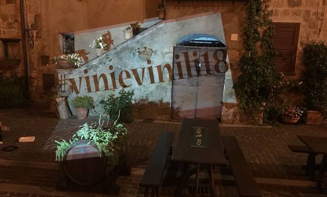 "Vini e Vinili" al Castello di Bolsena, dove rivivono gli anni '70