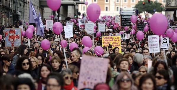 Violenza contro le donne, l'Albero di Antonia a Roma alla manifestazione nazionale