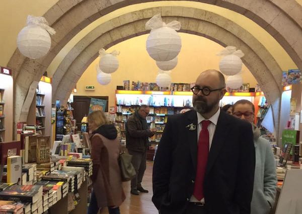 Addio a Carlos Ruiz Zafón. Nel 2016 ad Orvieto per "Il Labirinto degli Spiriti"