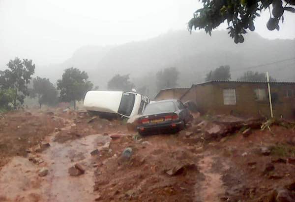 Disastri in Zimbabwe colpito dal ciclone Idai. Serve aiuto