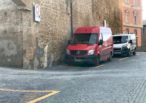 Parcheggi in Piazza del Popolo, il Comune conferma le decisioni prese