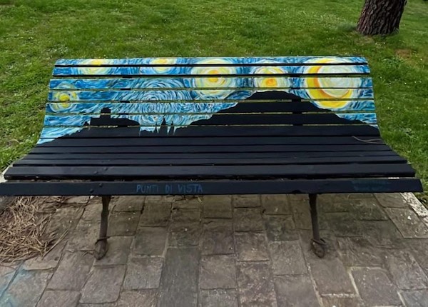"Punti di Vista" al Parco del Pinaro, l'undicesima panchina omaggia l'arte di Vincent Van Gogh