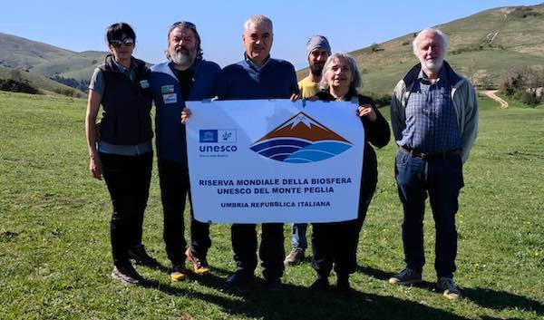 I cittadini firmano le iniziative alla Commissione Europea e alla Corte Europea dei Diritti della Riserva della Biosfera Unesco del Monte Peglia. Il Presidente Paola: "Iniziative a tutela delle Istituzioni nazionali e internazionali"