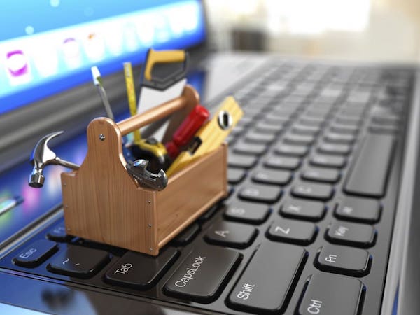 Temporanea interruzione alla rete Internet, tecnici al lavoro per risolvere il problema