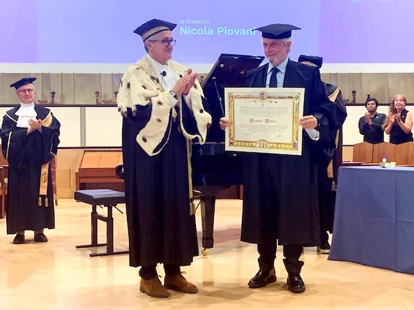 L'Università di Perugia conferisce a Nicola Piovani il dottorato honoris causa in "Storia, arti e linguaggi nell'Europa antica e moderna"