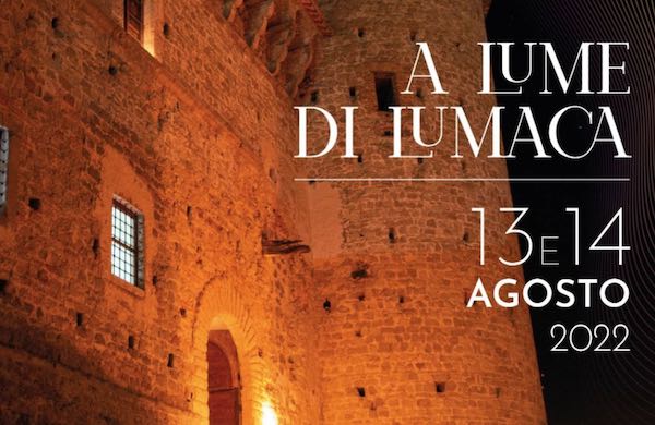 Diecimila fiammelle illuminano il Castello Baglioni per "A lume di lumaca" 