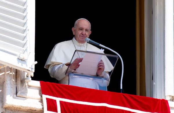 All'Angelus Papa Francesco saluta i pellegrini di Monteleone d'Orvieto