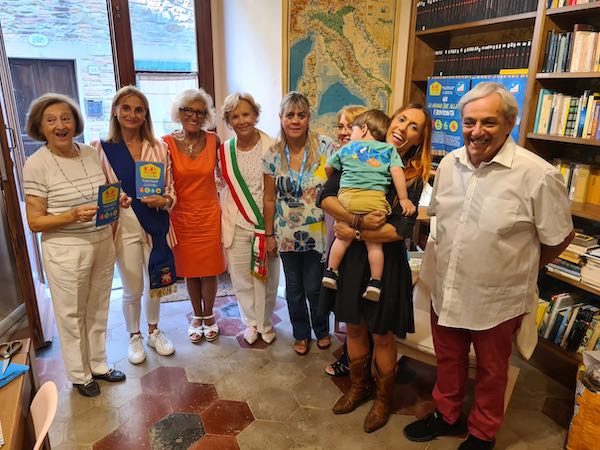 La Biblioteca diventa "amica dei bambini". Inaugurato un baby pit stop 