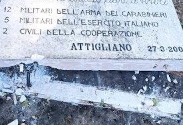Denunciato un 32enne per il danneggiamento della Stele di Nassiriya