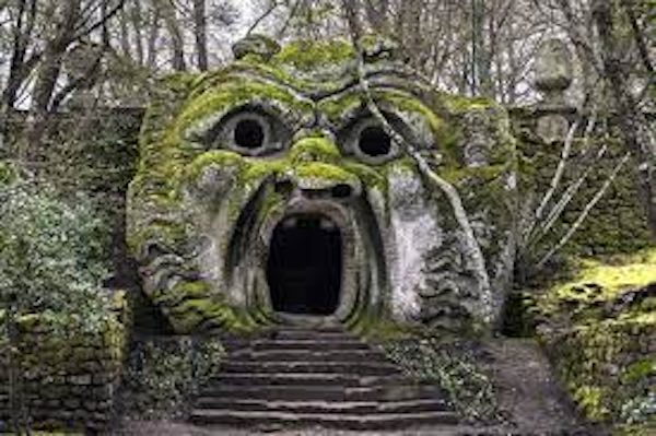 Al Sacro Bosco di Bomarzo, alla scoperta dei simboli del mondo di Vicino Orsini