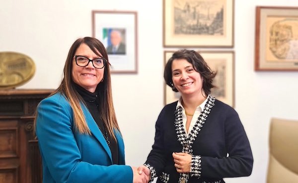 La presidente della Provincia Laura Pernazza fa visita alla nuova dirigente del Provveditorato agli Studi Gilda Giancipoli