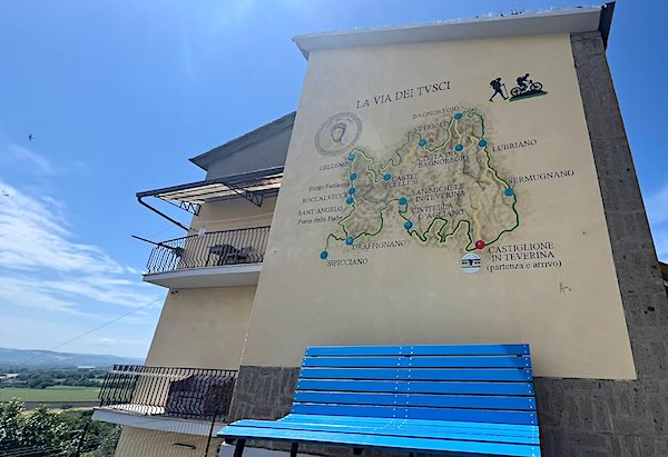"Camminando sulla Via dei Tusci" nell’anfiteatro naturale della Valle dei Calanchi