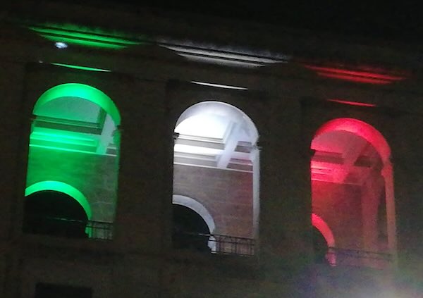 Festa della Repubblica, la Torretta di Palazzo Bazzani illuminata con il Tricolore