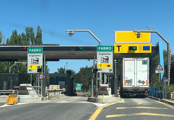 Incidente sull'A1, temporaneamente chiusa l'uscita per Fabro