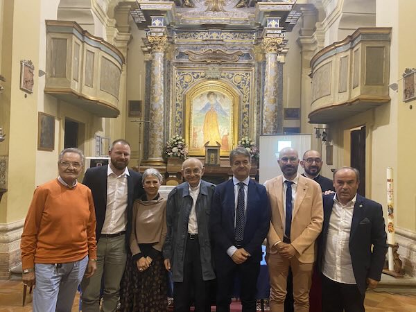 Dopo un attento restauro, torna a splendere l'edicola votiva di Soccorso
